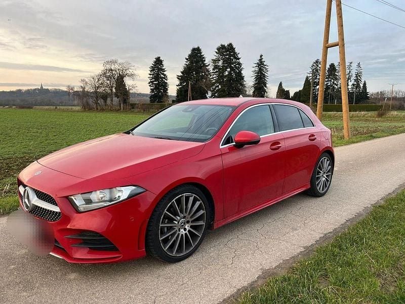 Rot Gebraucht 2019 Mercedes A200 AMG line Limousine | 20.900 € (Guter Preis) - Bild 1/4