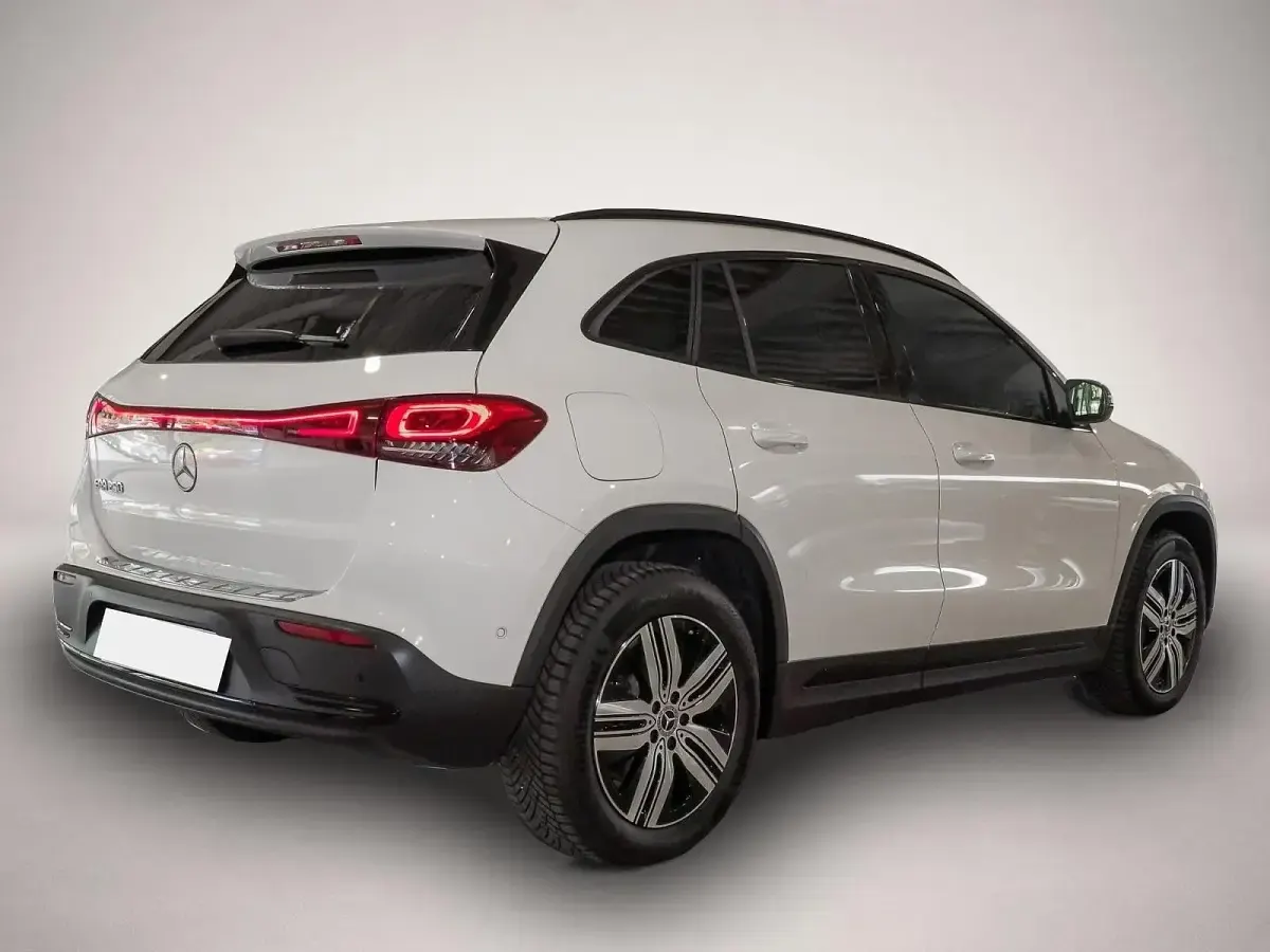 Gebraucht Mercedes EQA250 Progressive 139 kW (190 PS) 2023 Manufacturer SUV