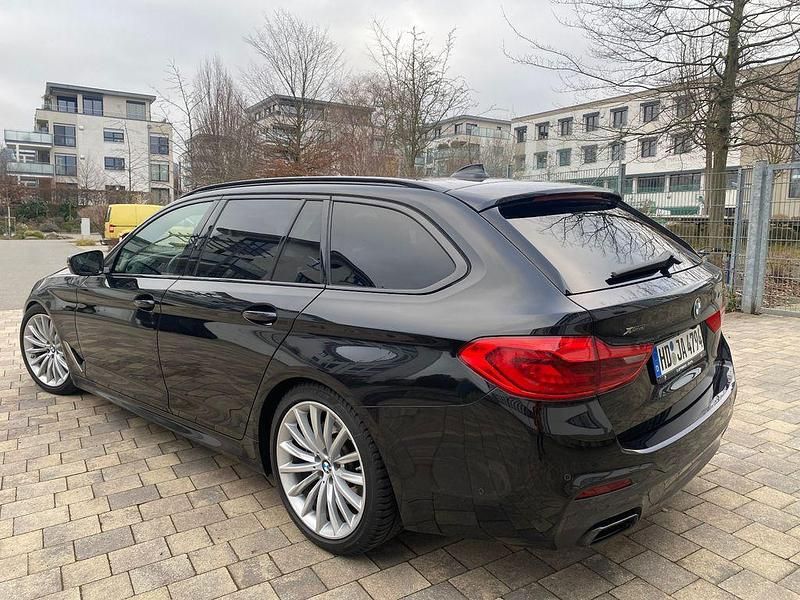 Gebraucht BMW M550 Shadowline 400 PS (294 kW) 2019 Schwarz Limousine