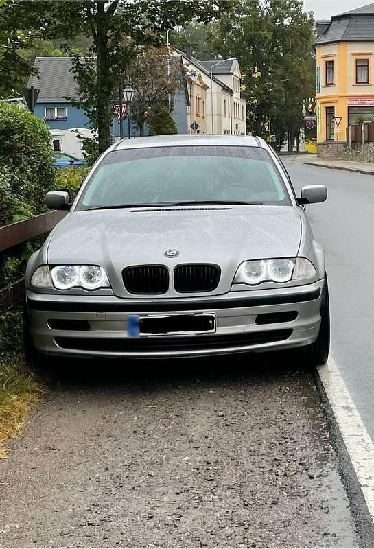 Gebraucht BMW 316 105 PS (77 kW) 1999 Silber Limousine