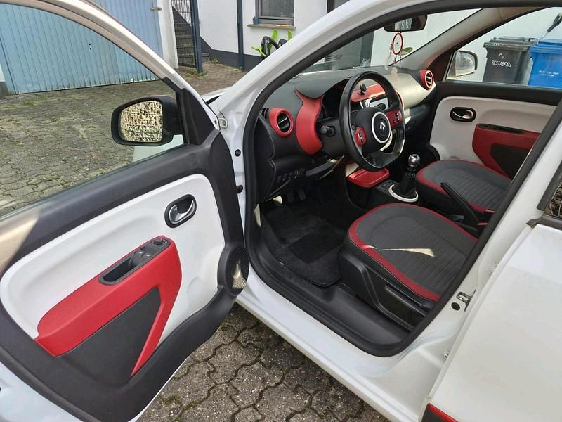 Używany Renault Twingo Experience 90 KM (66 kW) 2016 Biały Hatchback