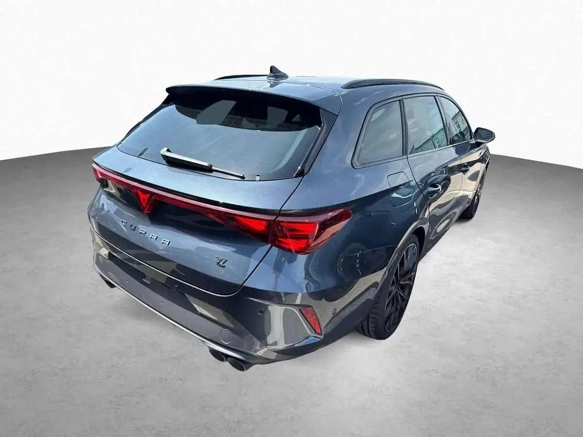 Neu Cupra Leon VZ 333 PS (244 kW) 2025 Grau Limousine