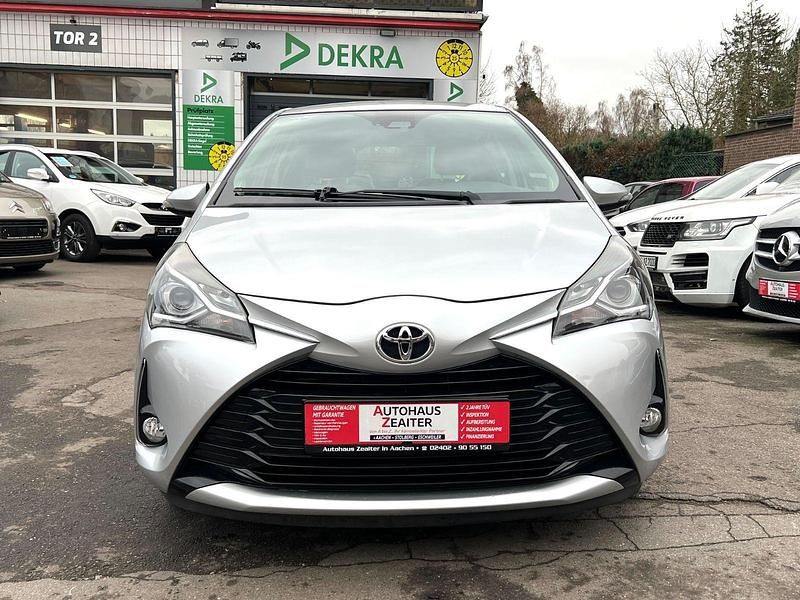 Gebraucht Toyota Yaris Comfort 111 PS (81 kW) 2017 Silber Kleinwagen