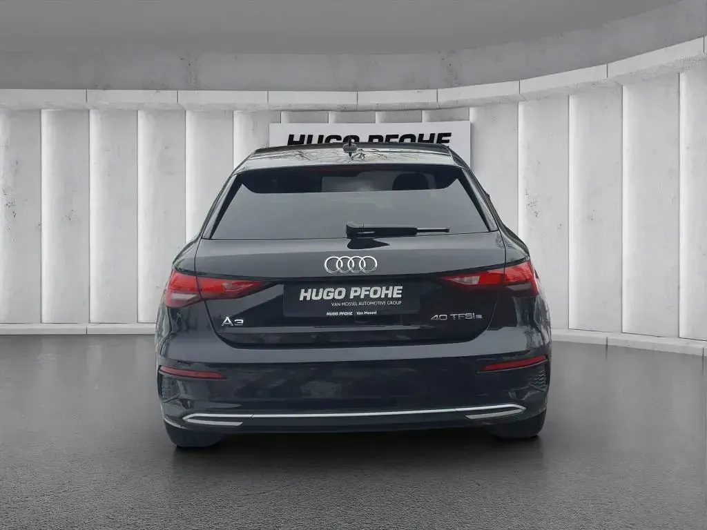 Gebraucht Audi e-tron 150 PS (110 kW) 2023 Mythosschwarz metallic SUV