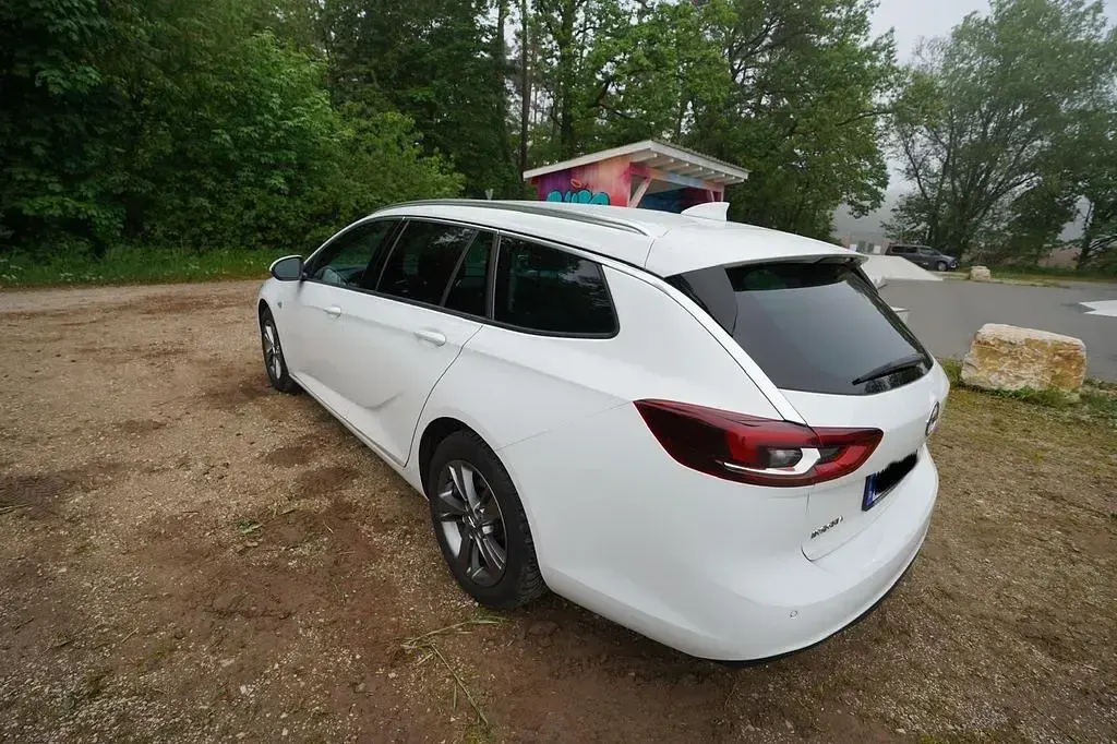Gebraucht Opel Insignia Dynamic 140 PS (102 kW) 2018 Weiß Kombi