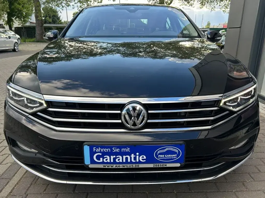 Usata VW Passat Elegance 150 CV (110 kW) 2020 Nero Berlina