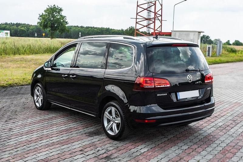 Gebraucht VW Sharan Comfortline 150 PS (110 kW) 2015 Schwarz Van / Kleinbus