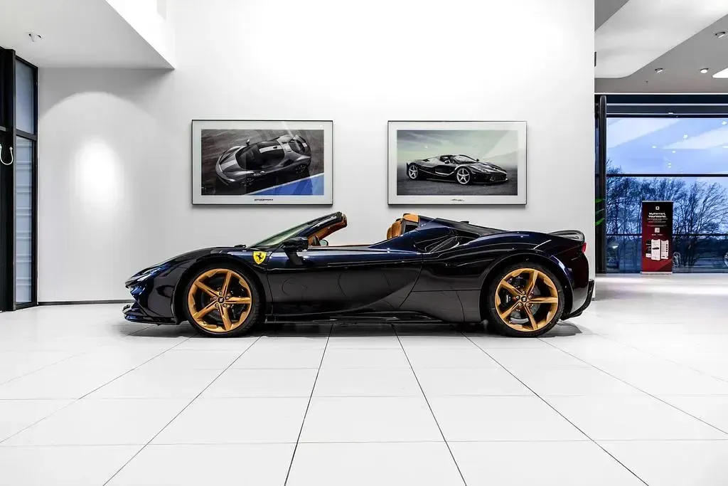 Gebraucht Ferrari SF90 999 PS (734 kW) 2025 Blau Cabrio