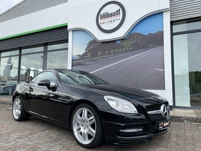 Schwarz metallic Gebraucht 2012 Mercedes SLK200 Edition Cabrio | 17.491 € (Fairer Preis) - Bild 1/4