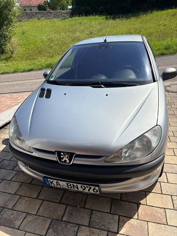 Silber Gebraucht 2003 Peugeot 206 Premium Limousine | 549 € (Guter Preis) - Bild 1/4