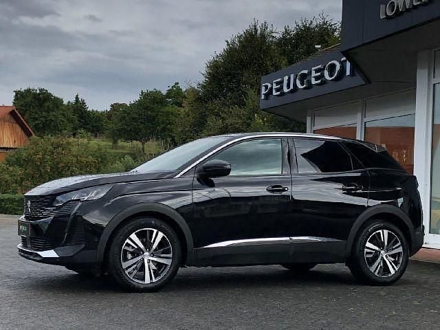 Lackierung schwarz perla nera/ Gebraucht 2023 Peugeot 3008 Allure SUV | 29.890 € (Etwas zu teuer) - Bild 1/4