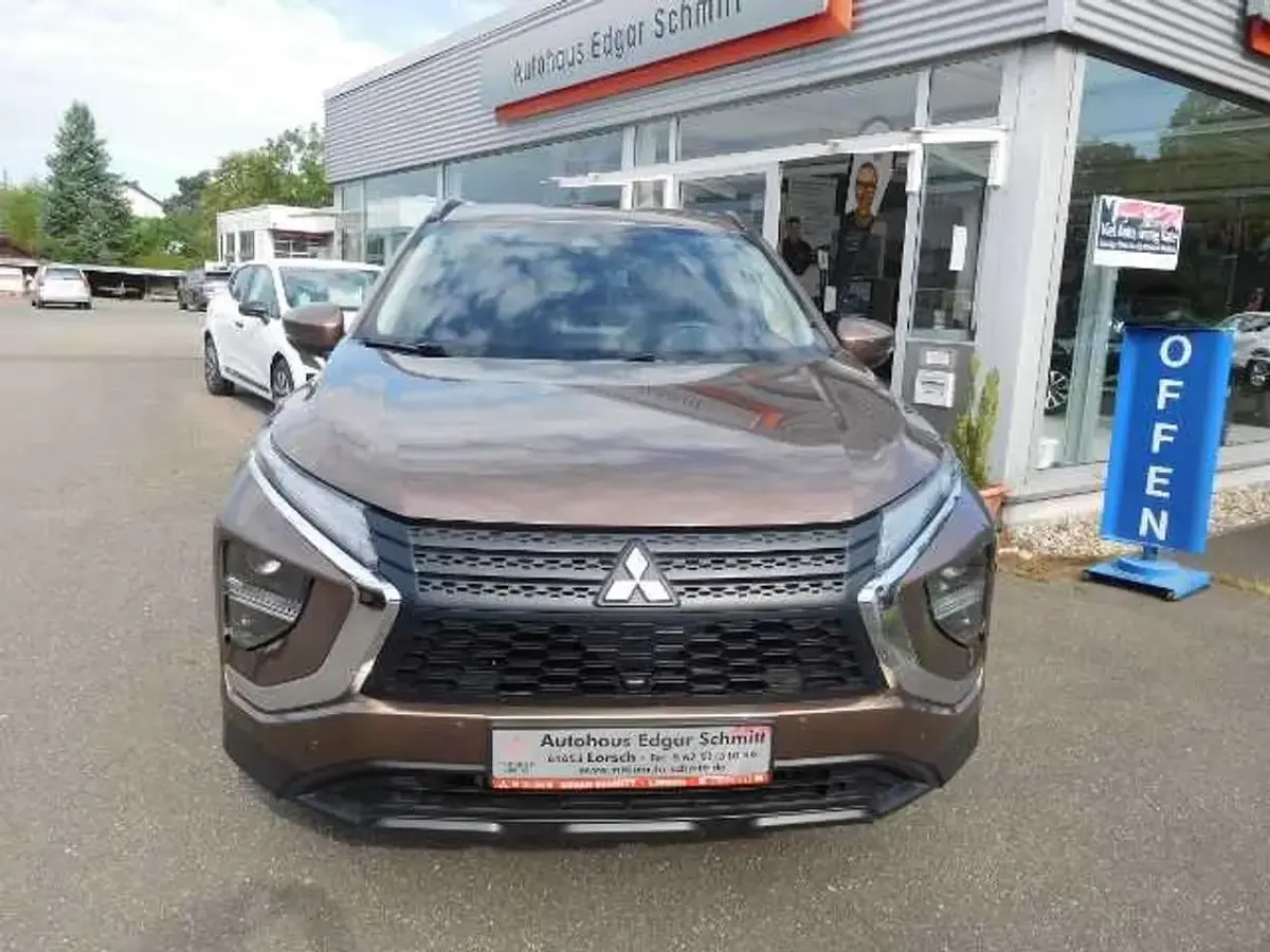 Gebraucht Mitsubishi Eclipse Cross Basis 98 PS (72 kW) 2021 Bronzebraun SUV