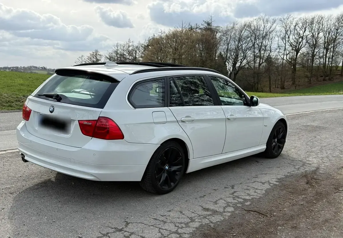 Gebraucht BMW 320 184 PS (135 kW) 2012 Weiß Kombi