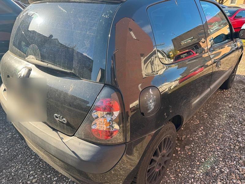 Gebraucht Renault Clio II 75 PS (55 kW) 2003 Schwarz Kleinwagen