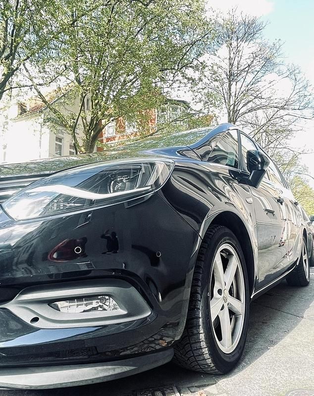 Gebraucht Opel Zafira 140 PS (102 kW) 2017 Schwarz Van / Kleinbus