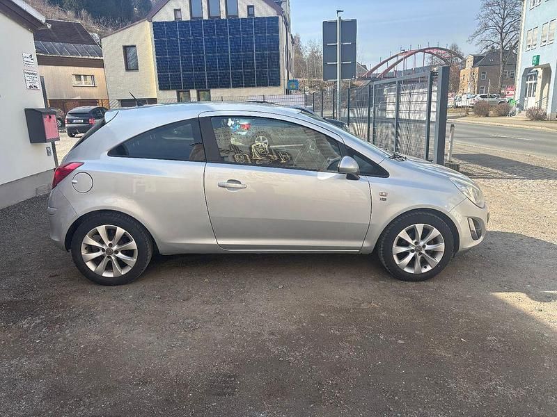 Gebraucht Opel Corsa 86 PS (63 kW) 2012 Silber Kleinwagen