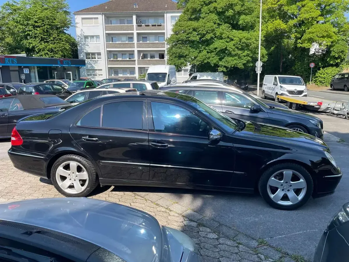 Gebraucht Mercedes E350 272 PS (200 kW) 2006 Obsidianschwarz  metalliclack Limousine
