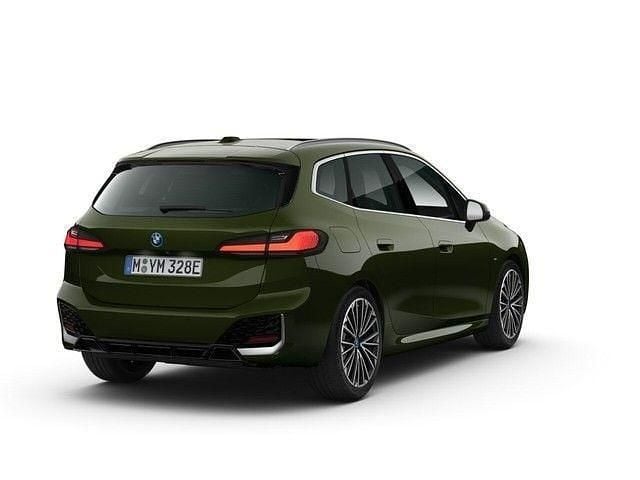 Gebraucht BMW 230e Active Tourer Performance 150 PS (110 kW) 2023 Grün Van / Kleinbus