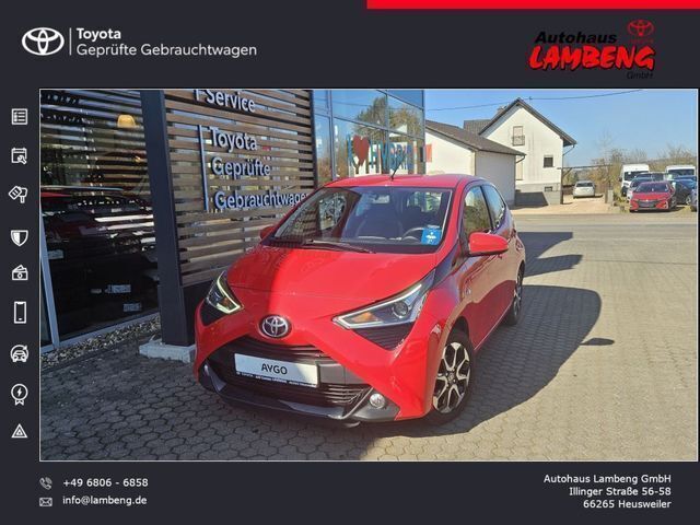 Vulcanorot Gebraucht 2020 Toyota Aygo Team Kleinwagen | 11.990 € (Fairer Preis) - Bild 1/4