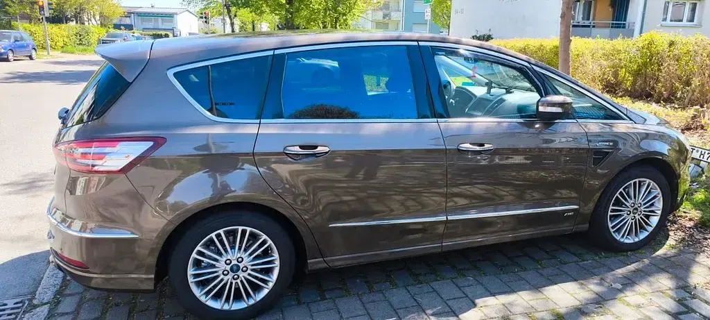 Gebraucht Ford S-MAX Vignale 179 PS (131 kW) 2017 Braun Van / Kleinbus