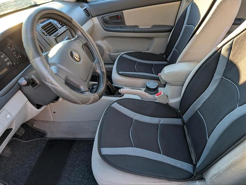 Gebraucht Kia Cerato 76 PS (55 kW) 2006 Silber Limousine