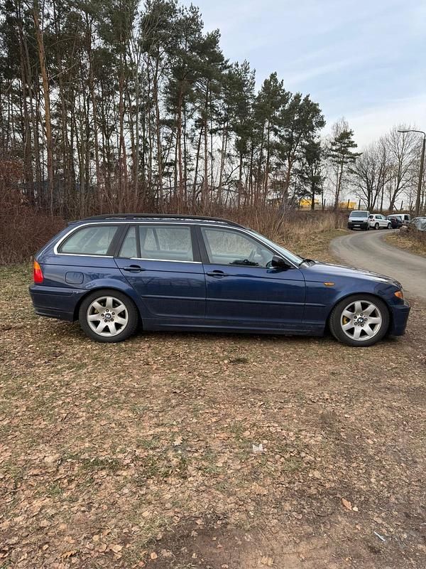 Gebraucht BMW 325 193 PS (141 kW) 2001 Blau Kombi