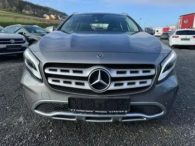 Gebraucht Mercedes GLA220 Urban 170 PS (125 kW) 2018 Grau SUV