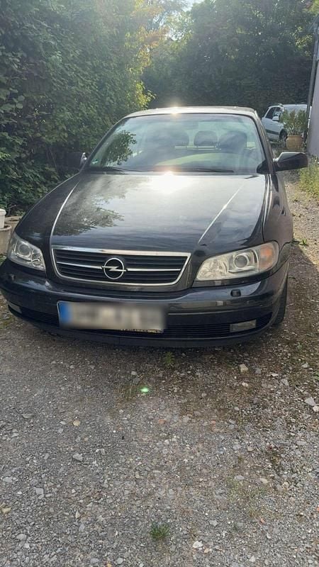 Schwarz Gebraucht 1999 Opel Omega Limousine | 700 € (Superpreis) - Bild 1/2