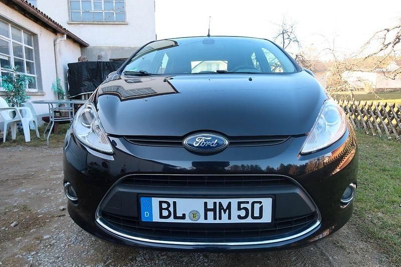 Gebraucht Ford Fiesta Trend 82 PS (60 kW) 2011 Schwarz Kleinwagen