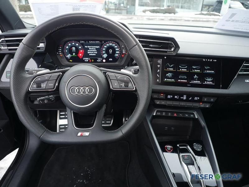 Gebraucht Audi S3 Ambiente 333 PS (244 kW) 2024 Mythosschwarz metallic Limousine