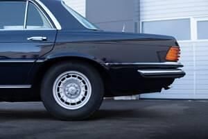 Gebraucht Mercedes 450 286 PS (210 kW) 1977 Blau Limousine