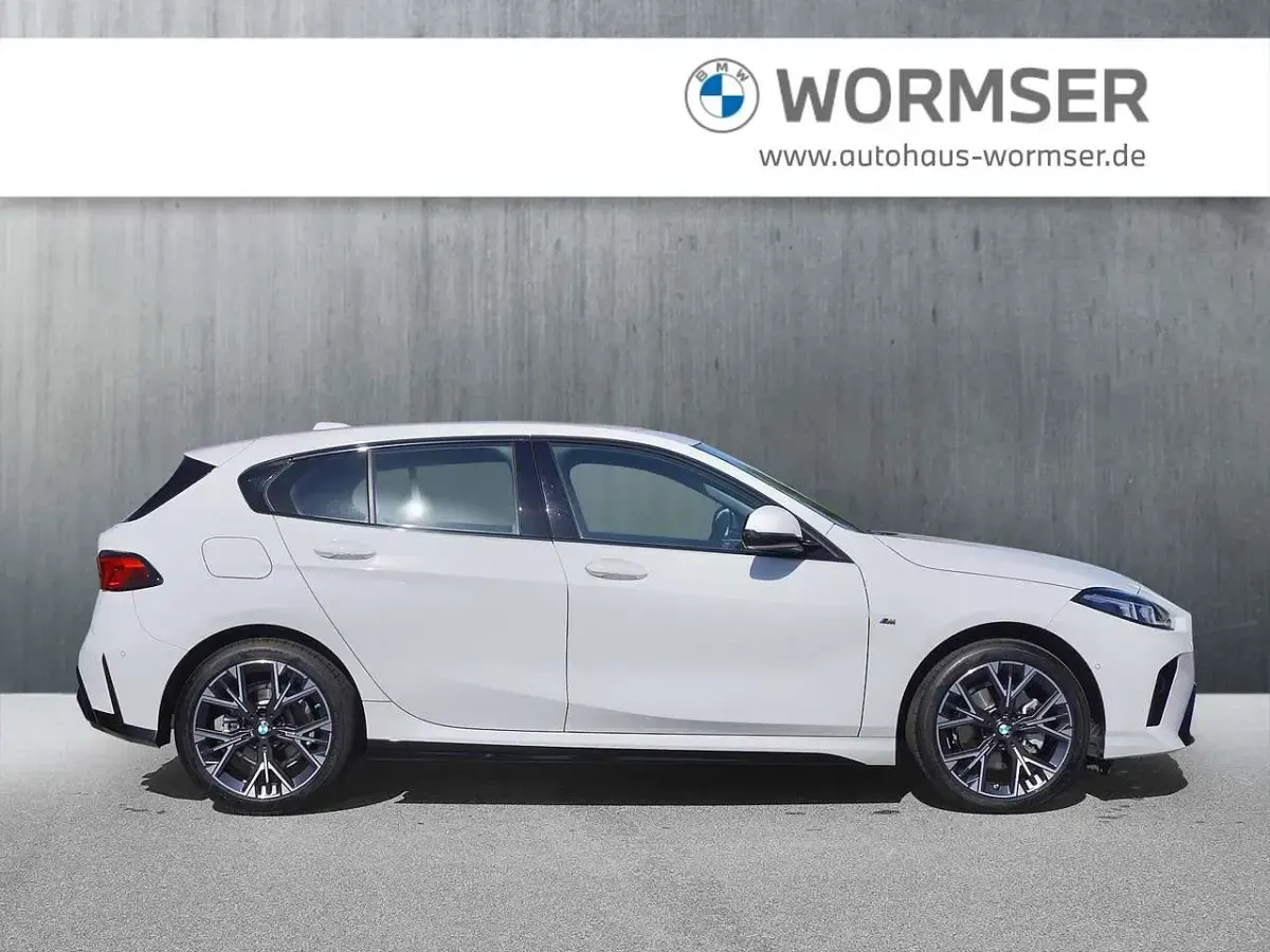 Gebraucht BMW 120 Sport Line 156 PS (114 kW) 2025 Weiß Kleinwagen