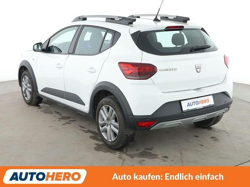 Gebraucht Dacia Sandero Comfort 91 PS (66 kW) 2022 Weiß Kleinwagen