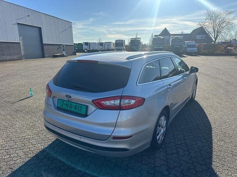 Gebraucht Ford Mondeo Titanium 150 PS (110 kW) 2016 Silber Limousine