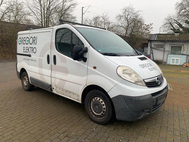 Gebraucht Opel Vivaro 114 PS (83 kW) 2007 Weiß Van / Kleinbus