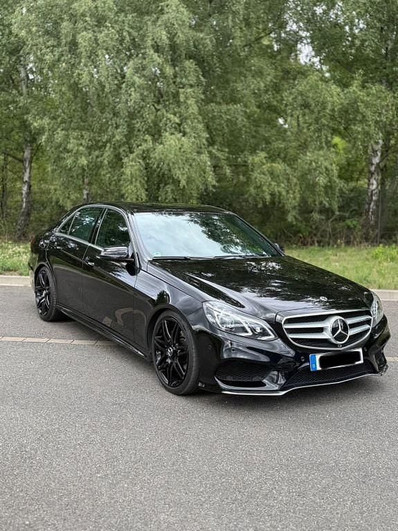 Schwarz Gebraucht 2013 Mercedes E350 AMG line Limousine | 21.500 € (Etwas zu teuer) - Bild 1/4