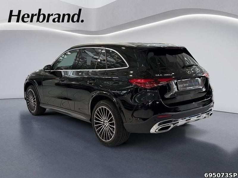 Gebraucht Mercedes GLC300e AMG 313 PS (230 kW) 2024 Schwarz SUV