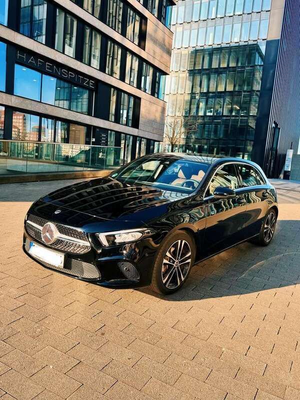 Gebraucht 2020 Mercedes A180 AMG line Limousine | 20.500 € - Bild 1/4