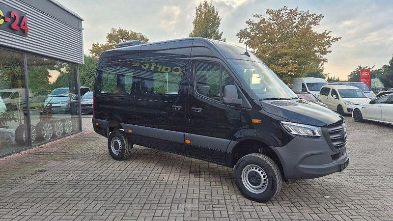 Neu Mercedes Sprinter 190 PS (139 kW) 2025 Schwarz Van