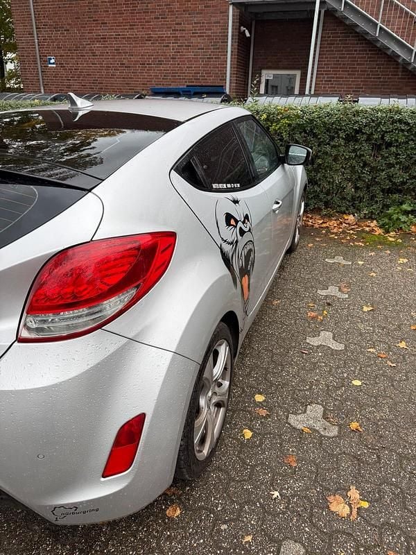 Gebraucht Hyundai Veloster Premium 140 PS (102 kW) 2011 Silber Kleinwagen