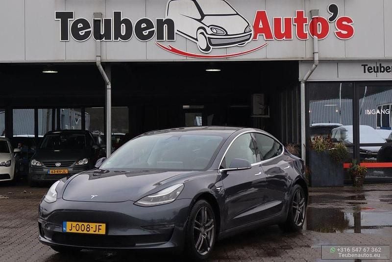 Grau Gebraucht 2020 Tesla Model 3 Long Range AWD Limousine | 16.985 € (Etwas zu teuer) - Bild 1/4