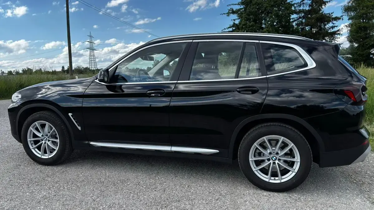 Gebraucht BMW X3 Efficient Dynamics 184 PS (135 kW) 2024 Schwarz SUV