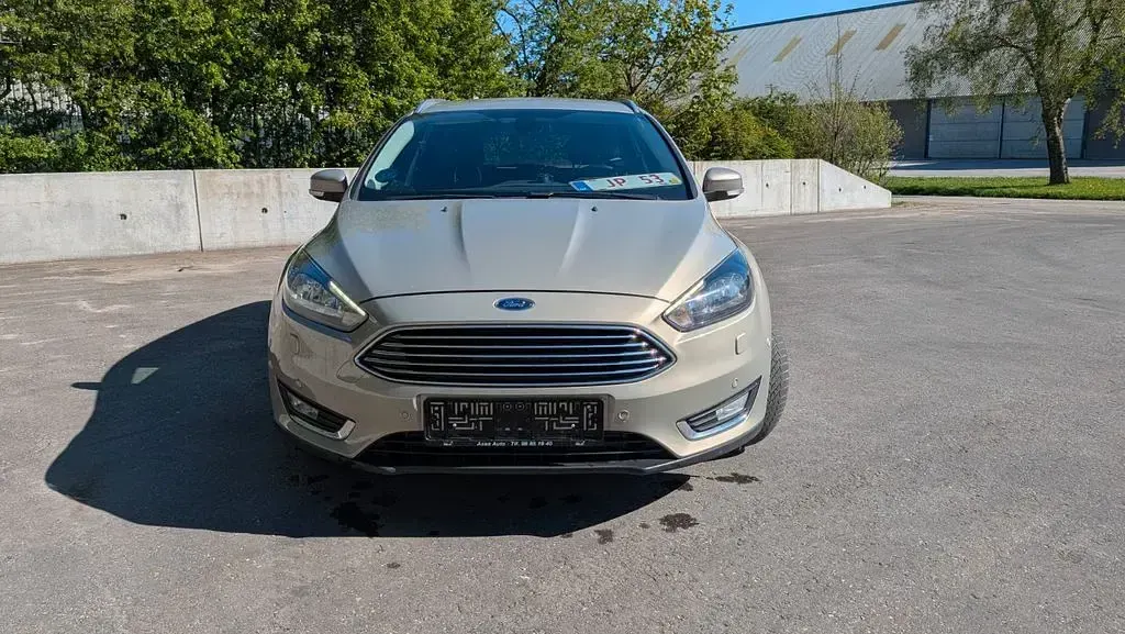 Używany Ford Focus Titanium 150 KM (110 kW) 2016 Szary Sedan/Limuzyna