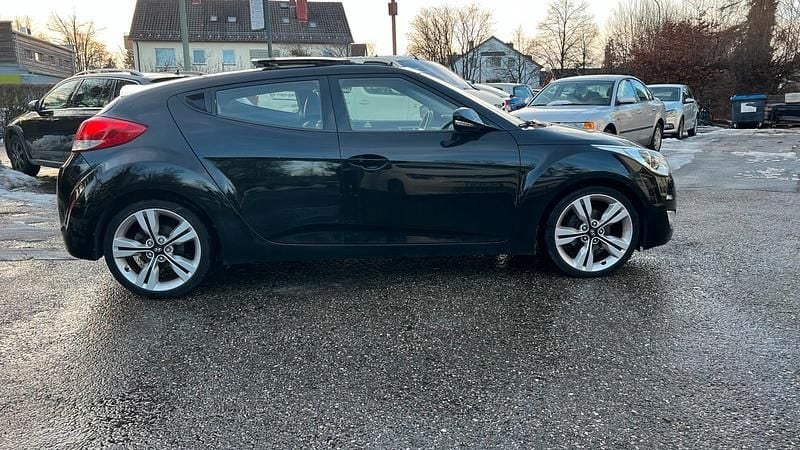 Gebraucht Hyundai Veloster 140 PS (102 kW) 2011 Schwarz Kleinwagen