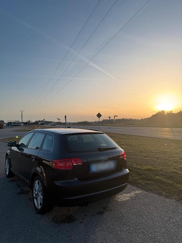 Gebraucht Audi A3 125 PS (91 kW) 2010 Grau Kleinwagen