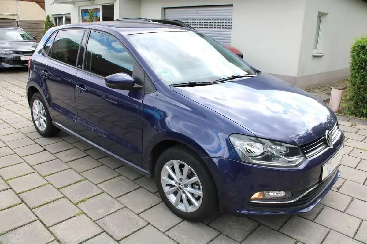 Gebraucht VW Polo Comfortline 75 PS (55 kW) 2016 Blueberry Limousine
