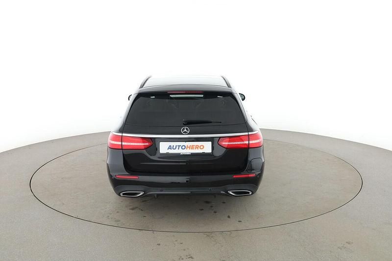 Gebraucht Mercedes E300 AMG line 122 PS (89 kW) 2020 Schwarz Kombi