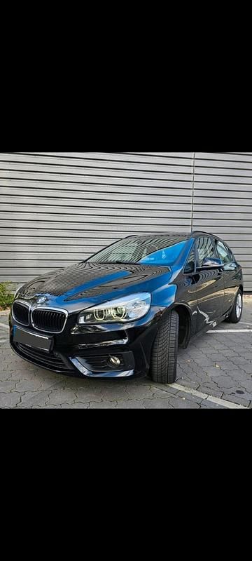 Schwarz Gebraucht 2016 BMW 216 Active Tourer Van / Kleinbus | 11.990 € (Fairer Preis) - Bild 1/4