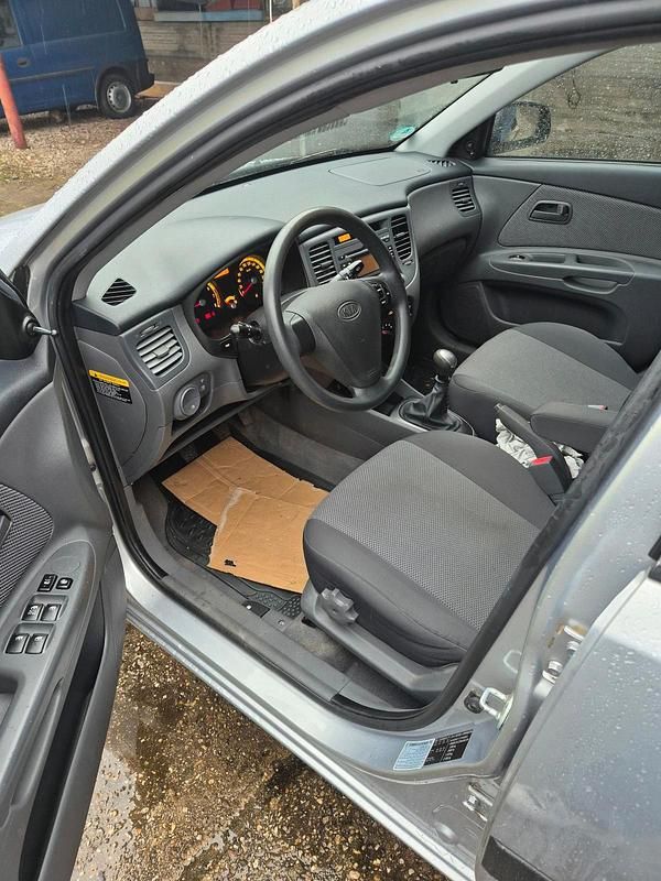 Gebraucht Kia Rio 97 PS (71 kW) 2009 Grau Kleinwagen