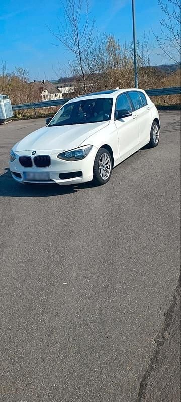 Gebraucht BMW 114 95 PS (69 kW) 2014 Weiß Kleinwagen